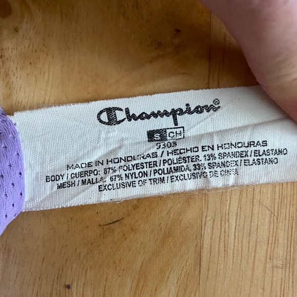 2 Champion sports bras - Picture 3 of 12